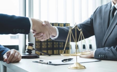 Common Legal Disputes Handled by Litigation Lawyers in Dubai