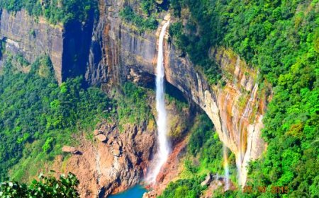 Witness the Majestic Beauty of Nohkalikai Falls in Meghalaya