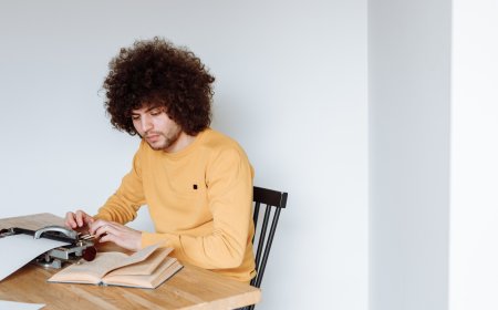 A Student’s Guide to Finding the Best Dissertation Writer Online