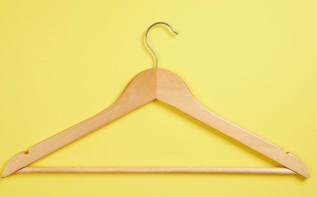Maximize Closet Space: Smart Storage with Belt Hangers and Tie Racks